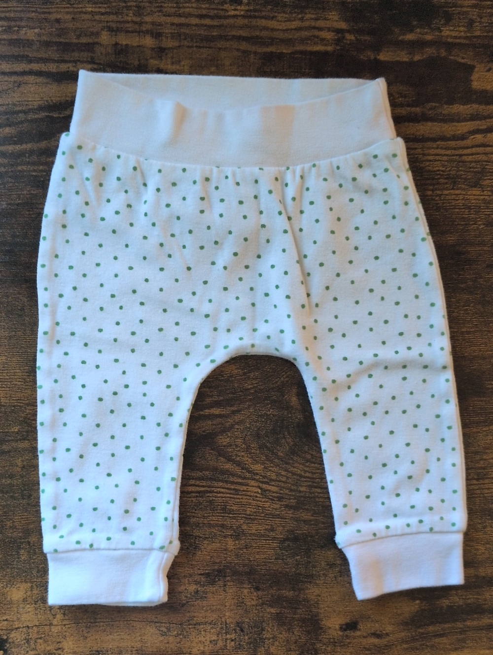 5/$25 Rae Dunn White Baby Pants with Green Polka Dots 3-6M